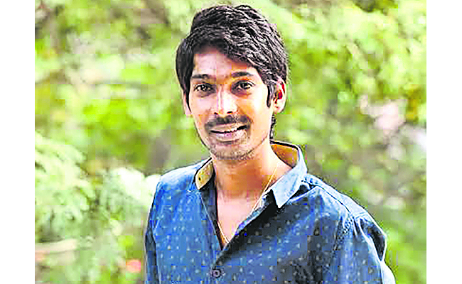 తండ్రీకొడుకుల నేపథ్యంలో... | Dhanraj Turns Director Stars Along With ...