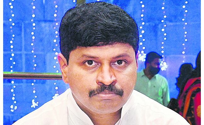 ఎంపీ సంతోష్పై కబ్జా కేసు | BRS leader and former MP Santosh Rao booked ...