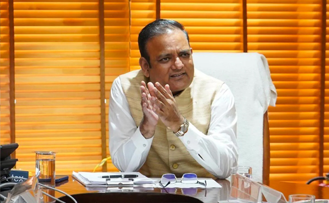 సీఎం కేజ్రీవాల్‌ ప్రభుత్వానికి షాక్‌.. మంత్రి రాజీనామా | AAP And Delhi ...