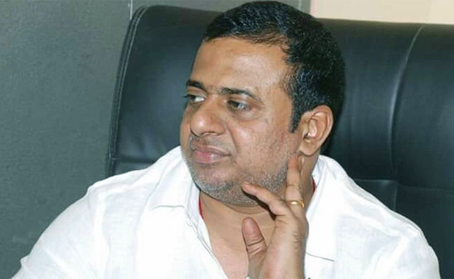 కల్వకుంట్ల కన్నారావుపై మరో కేసు.. మహిళతో కలిసి అరాచకం! | Another Case ...