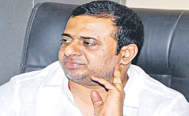 భూకబ్జా కేసులో కన్నారావు అరెస్టు | Kanna Rao arrested in land grabbing ...