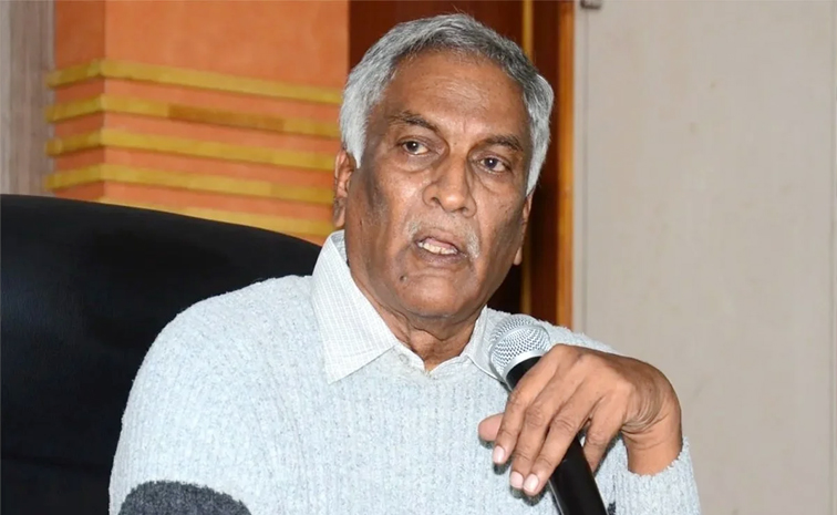 T Ram Reddy సీఎం దగ్గరకు వెళ్లి అడుక్కోవడం కరెక్ట్ కాదు: తమ్మారెడ్డి | Tammareddy ...