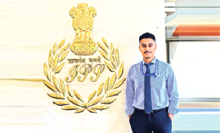 ఐదో ప్రయత్నంలో ఐఏఎస్‌.. | Ravula Jayasimha Reddy IAS selection | Sakshi