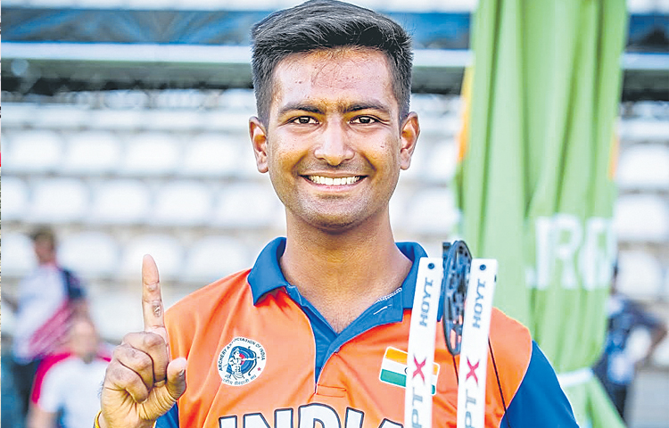 రిషభ్‌ యాదవ్‌కు కాంస్యం | Young Indian archer Rishabh Yadav shines with ...