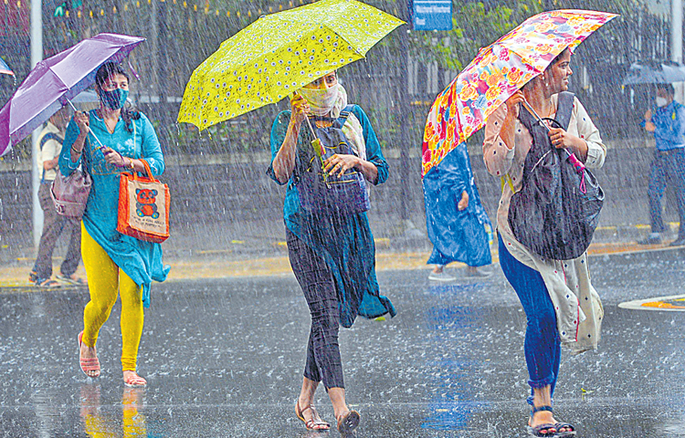 ఈ నెలలో వర్షాలు సాధారణమే... | IMD releases August rain forecasts | Sakshi
