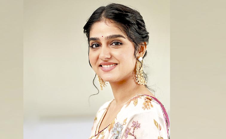 అవి చూస్తే వణుకు పుడుతుంది | Actress Anaswara Rajan about Lifestyle ...
