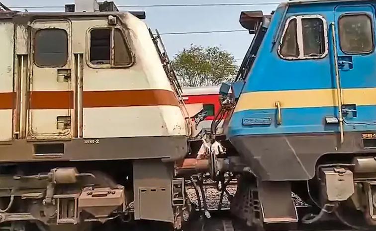 ఎదురెదురుగా దూసుకొచ్చిన రైళ్లు