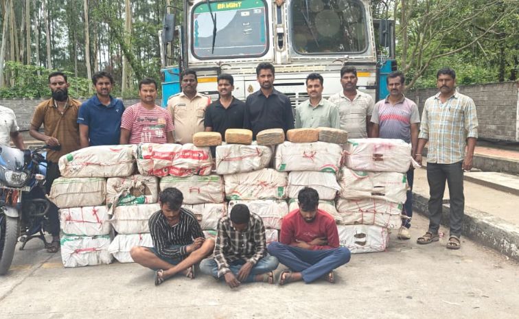 పుష్ప’’ను మించిపోయిన స్మగ్ల ర్ల ప్లాన్ .. ఏం చేశారంటే