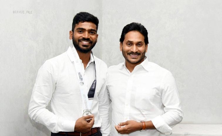 క్రికెటర్ కేఎస్ భరత్ కు వైఎస్ జగన్ శుభాకాంక్షలు