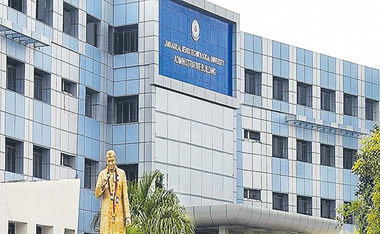 కాంట్రాక్టు పోస్టుల నియామక వివాదం