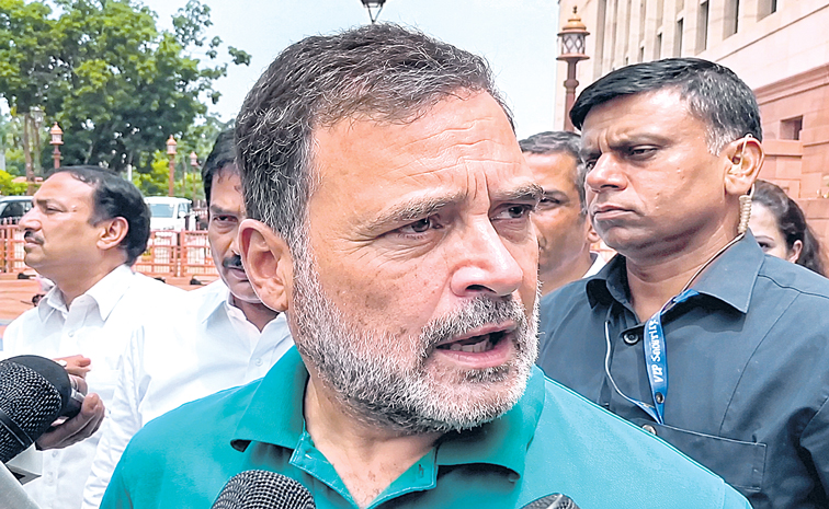 ఝార్ఖండ్లో విద్యార్థులపై లాఠీచార్జ్: రాహుల్ గాంధీ ఆగ్రహం