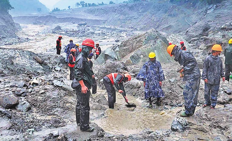 నేపాల్‌: సొరంగాల్లో 570 మందికి పైగా కార్మికులు సమా