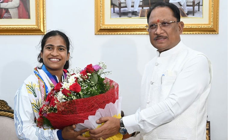 కామన్వెల్త్ గేమ్స్లో రజతం గెలిచిన వెయిట్లిఫ్టర్ జ్ఞానేశ్వరి యాదవ్