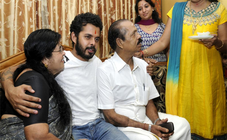 భారత మాజీ క్రికెటర్ శ్రీశాంత్ ఇంట్లో విషాదం, తండ్రి కన్నుమూత