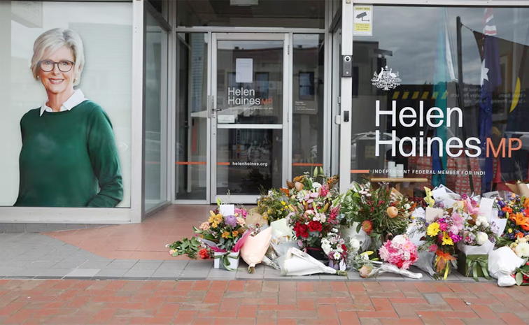 ఆస్ట్రేలియా ఎంపీ హెలెన్ హైన్స్పై కారుతో ఉద్దేశపూర్వక దాడి
