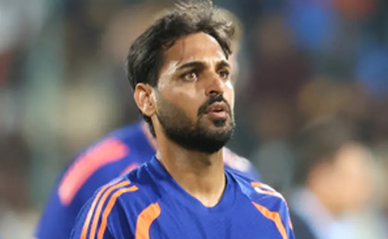 రీఎంట్రీలో వరల్డ్‌ రికార్డు నెలకొల్పిన భువనేశ్వర్‌ కుమార్‌