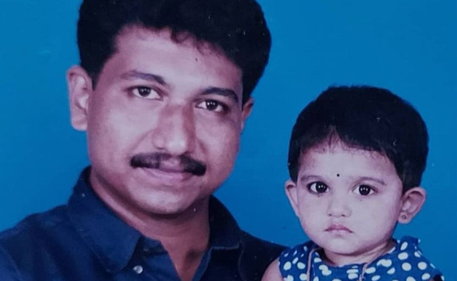 ఈ పాపని గుర్తుపట్టారా? లేటెస్ట్ సెన్సేషన్.. రూ.100 కోట్ల మూవీ హీరోయిన్