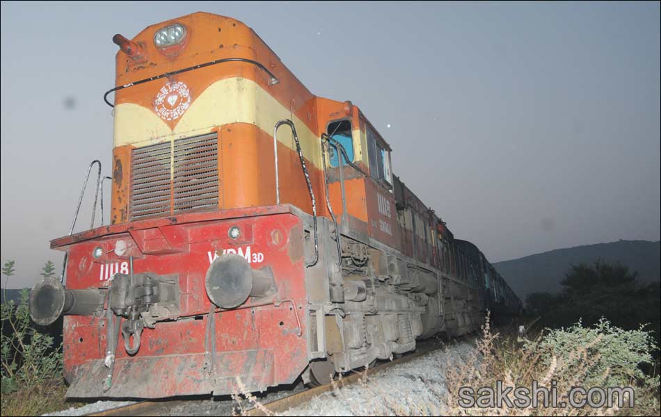 fire accident in Nanded Express - Sakshi6