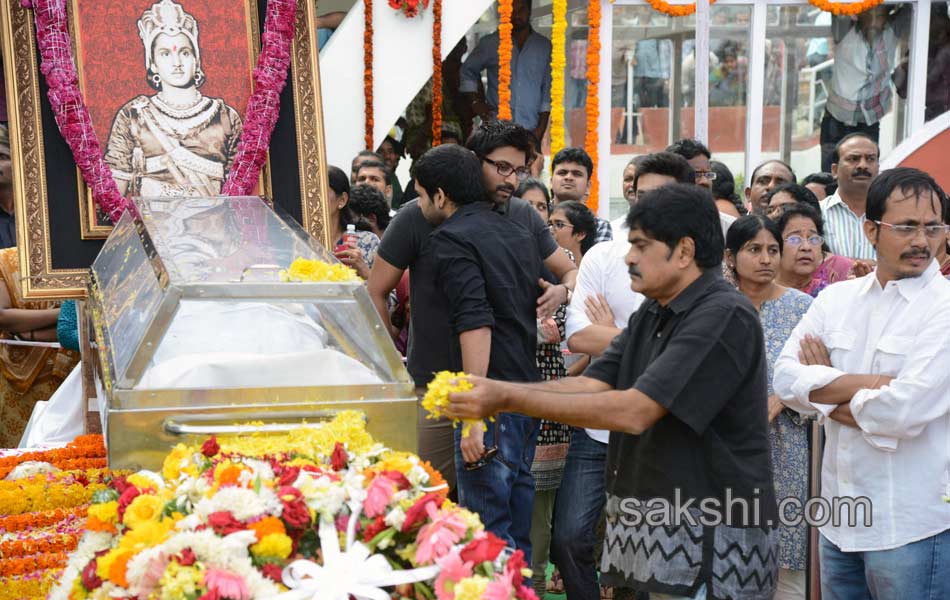 celebreties broke into tears with akkineni nageswara rao death - Sakshi25