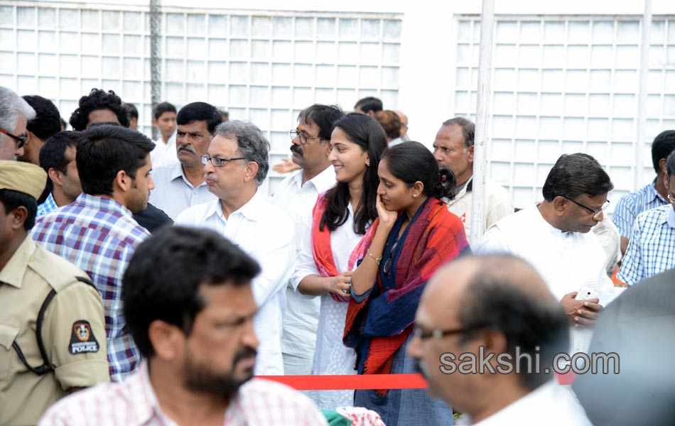 celebreties broke into tears with akkineni nageswara rao death - Sakshi30