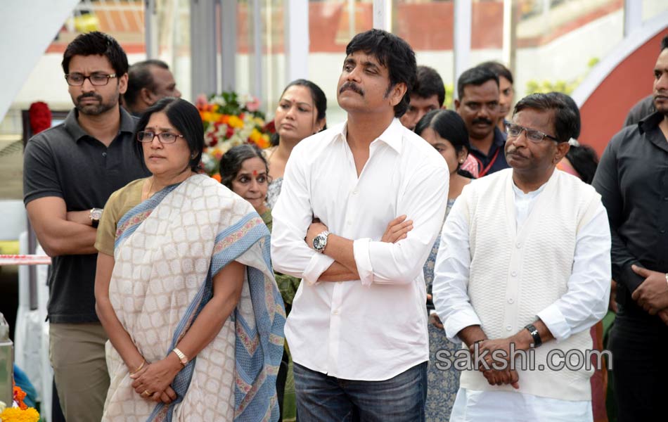 celebreties broke into tears with akkineni nageswara rao death - Sakshi39