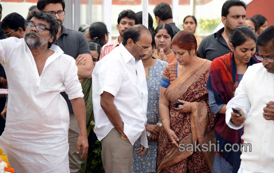 celebreties broke into tears with akkineni nageswara rao death - Sakshi47