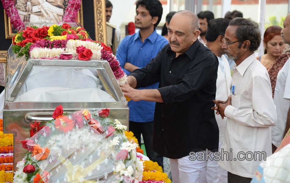 celebreties broke into tears with akkineni nageswara rao death - Sakshi53