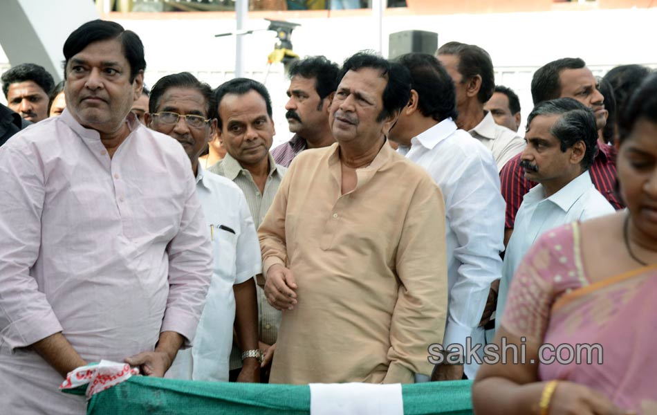 celebreties broke into tears with akkineni nageswara rao death - Sakshi77