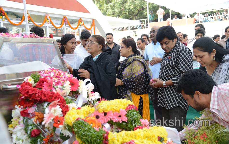 celebreties broke into tears with akkineni nageswara rao death - Sakshi83