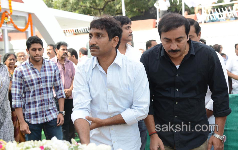 celebreties broke into tears with akkineni nageswara rao death - Sakshi119