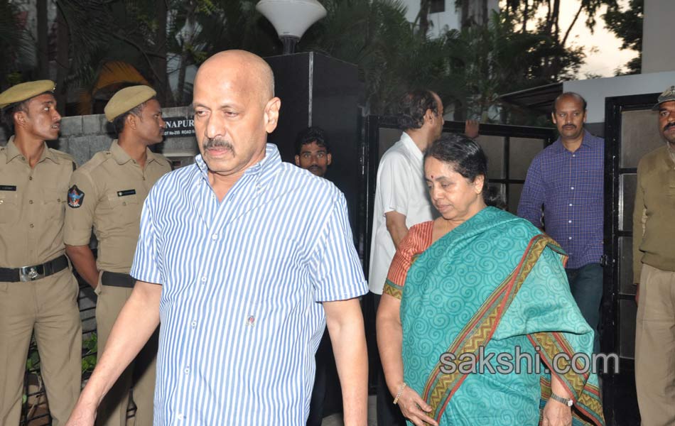 celebreties broke into tears with akkineni nageswara rao death - Sakshi126