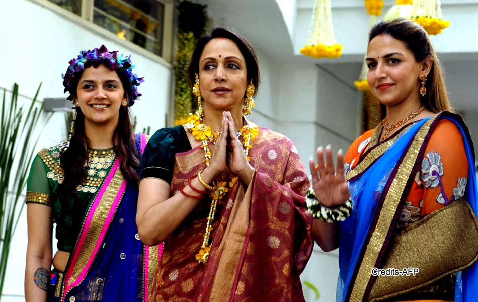 Ahana Deol mehendi function in Mumbai - Sakshi5