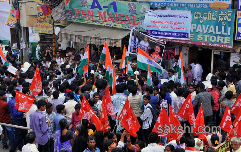 Homage to 2013 bomb blasts at the Dilshuk Nagar area of Hyderabad - Sakshi9