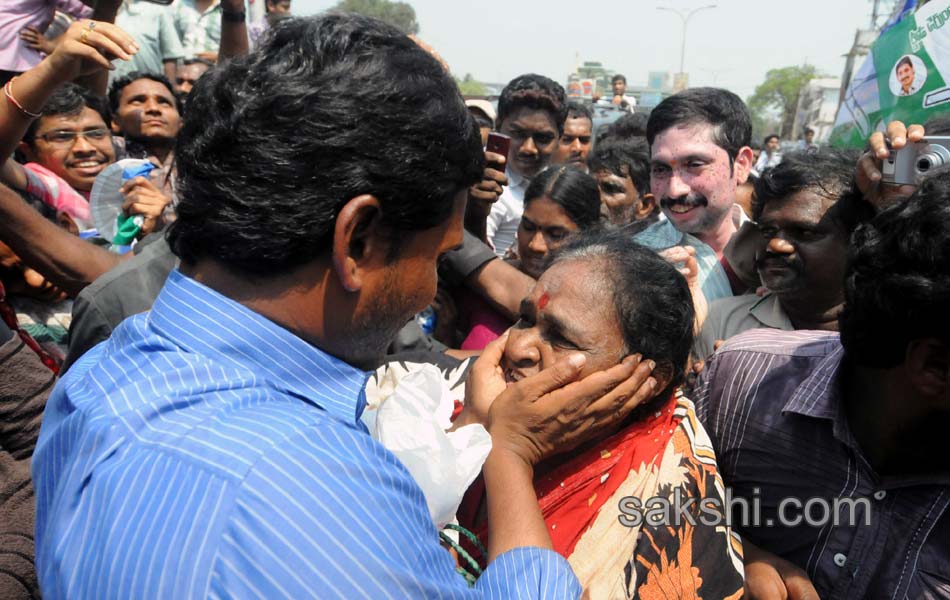 Jagan s Janpatham at East Godavari - Sakshi3