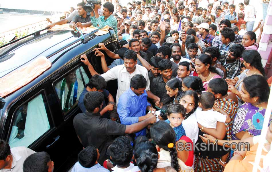 Jagan s Janpatham at East Godavari - Sakshi26