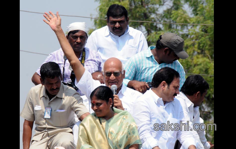Vijayamma s Janpatham at Kurnool - Sakshi9