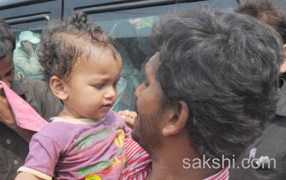 Jagan road show in Tekkali - Sakshi3