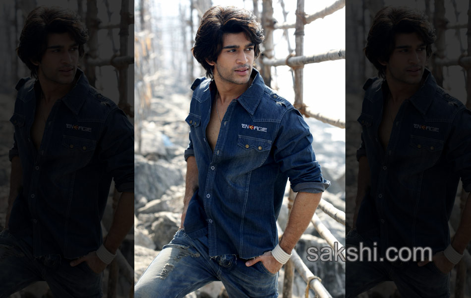 Life is Beautiful Abhijeet Six Pack14