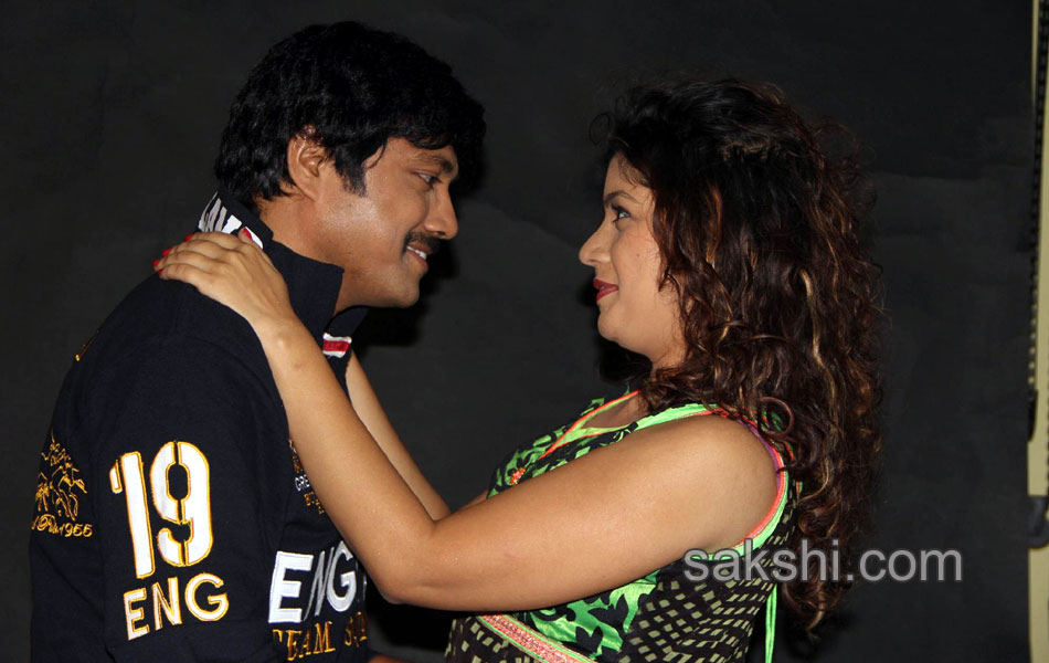 X Girl Friend Movie Stills15
