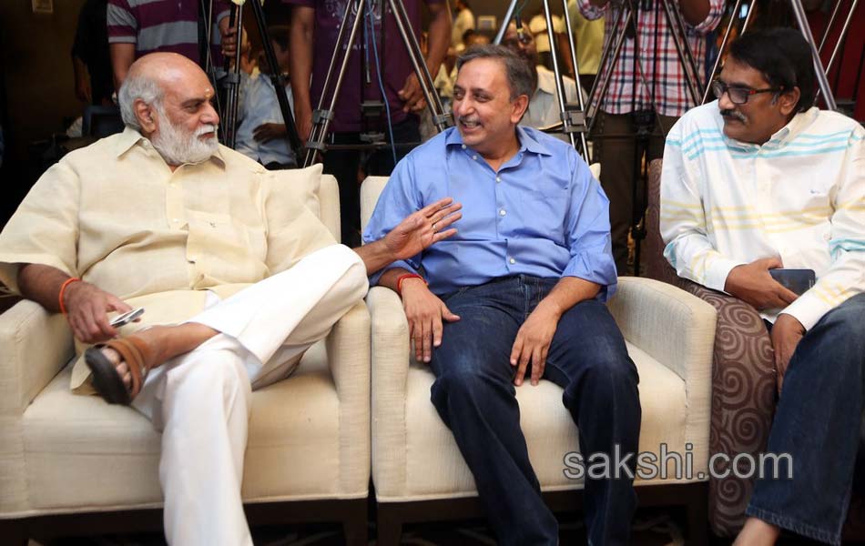 Los Angeles talkies logo launch11
