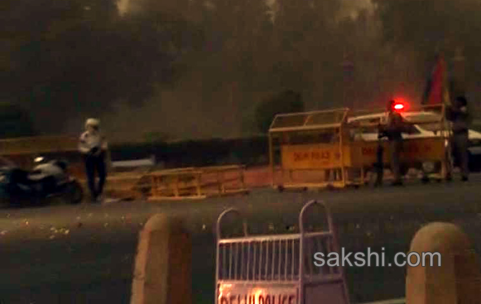 Sand storm in Delhi - Sakshi2