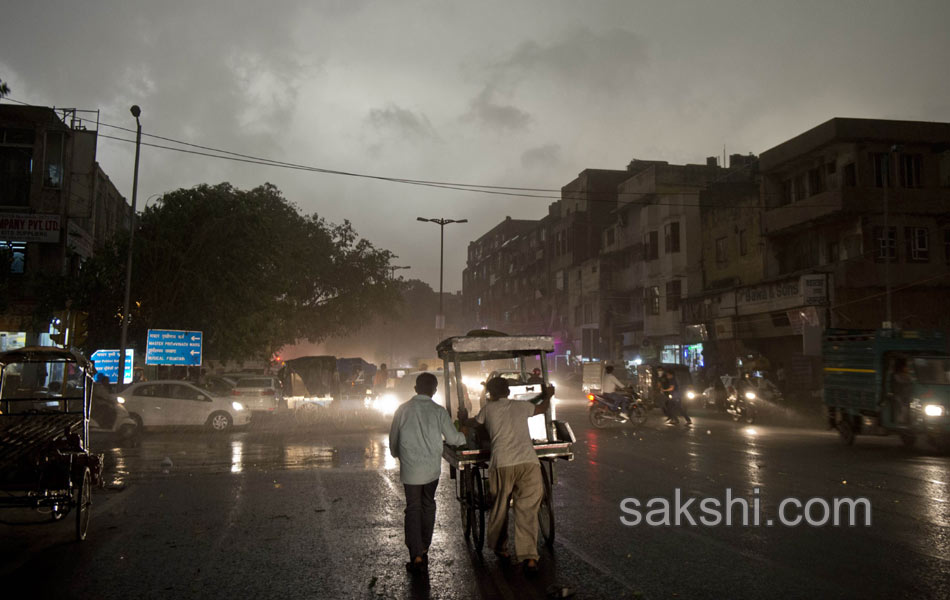 Sand storm in Delhi - Sakshi13