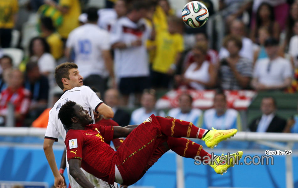 Klose record tying equalizer salvages Germany draw against Ghana - Sakshi3