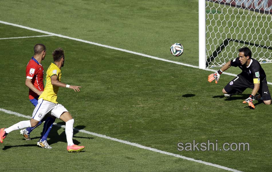 brazil victory over chile - Sakshi8