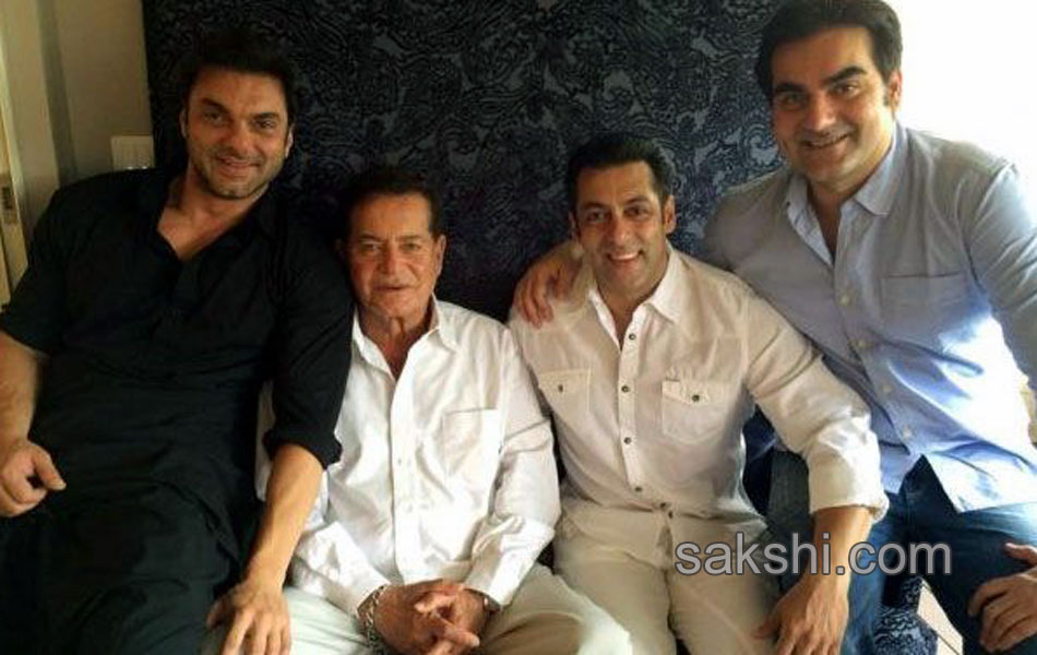 bollywood khans ramzan celebrations - Sakshi13