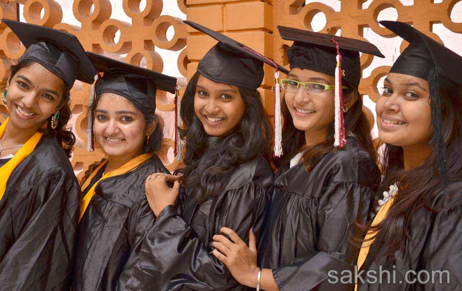 Srinidhi Institute of Science and Technology convocations in madhapur6