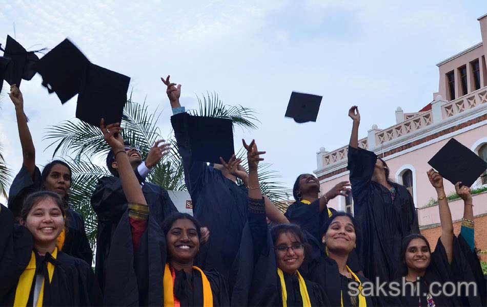 Srinidhi Institute of Science and Technology convocations in madhapur7
