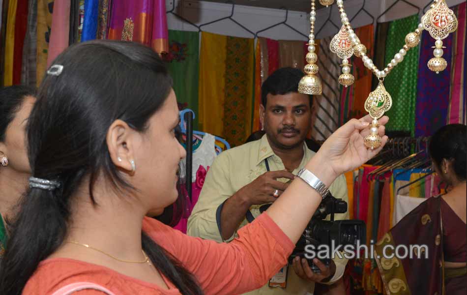 fashion life style - Sakshi12