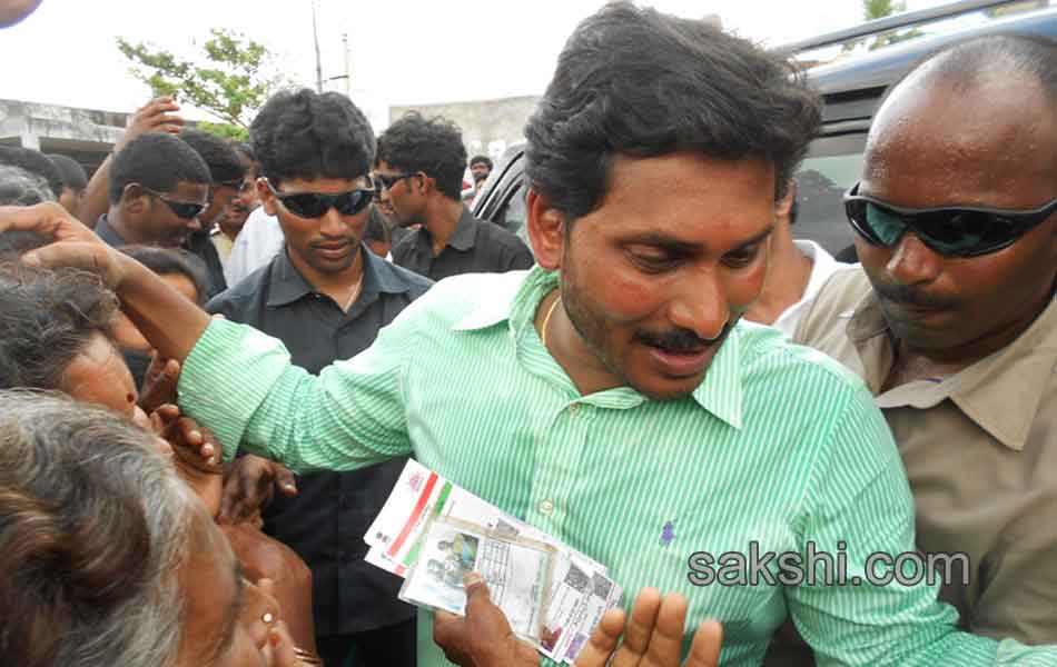 Y S jagan mohan reddy to tour cyclone affected areas - Sakshi9