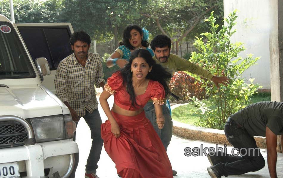 Naa Bangaaru Talli movie stills - Sakshi2